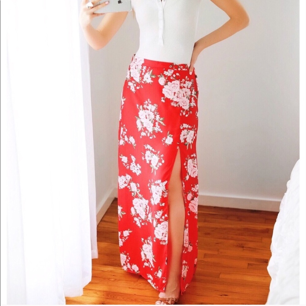 11thstreet | Vineyards Red and White Floral Maxi Skirt